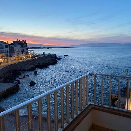 Апартаменты Port De'N Perris Ля Эскала Экстерьер фото