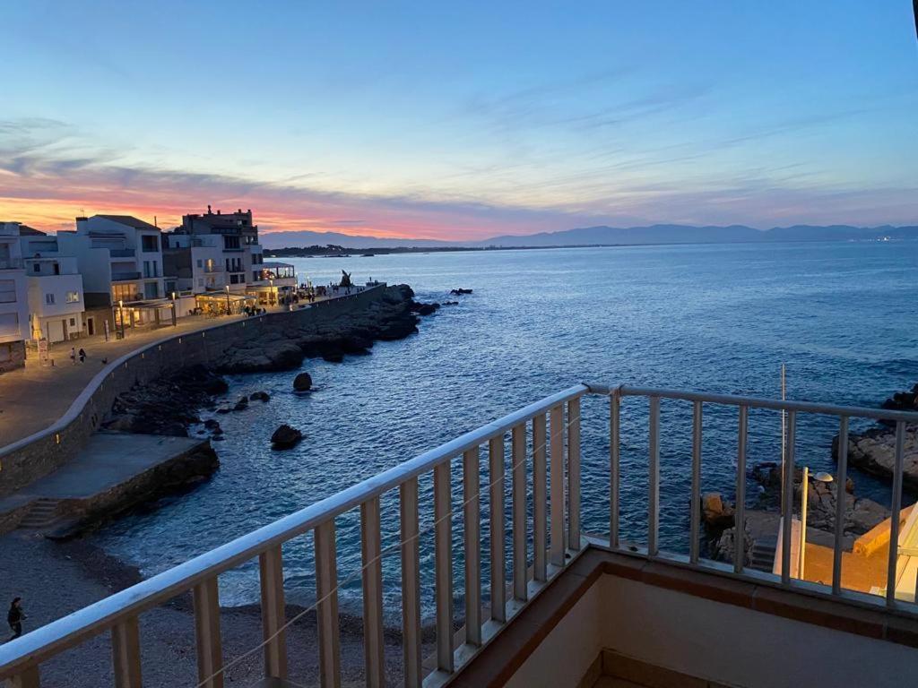 Апартаменты Port De'N Perris Ля Эскала Экстерьер фото